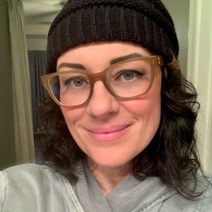 Meet your Posher, Eva